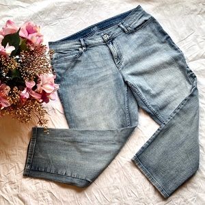 J JILL Stretch Light Wash Denim Capris- 10P